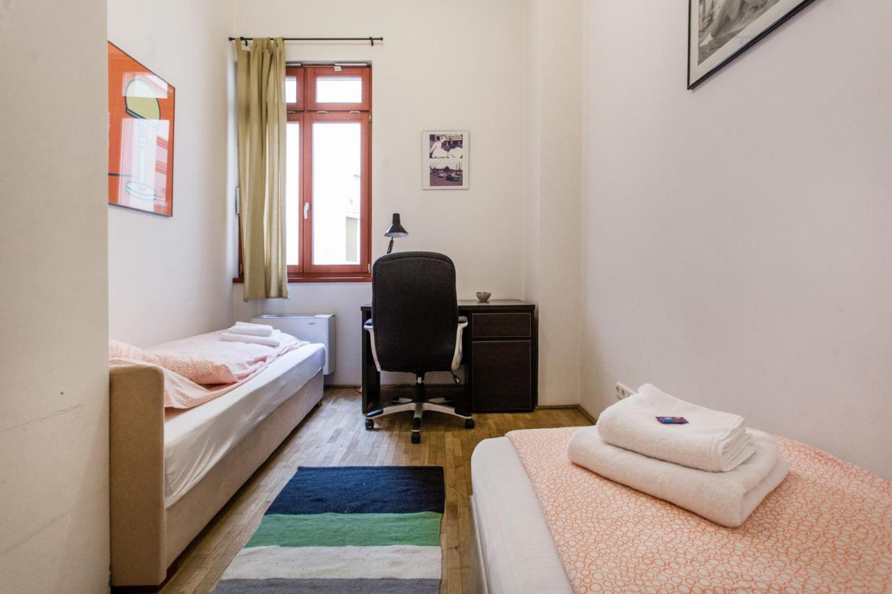 Family Suite By Heroes' Square Budapest Eksteriør billede