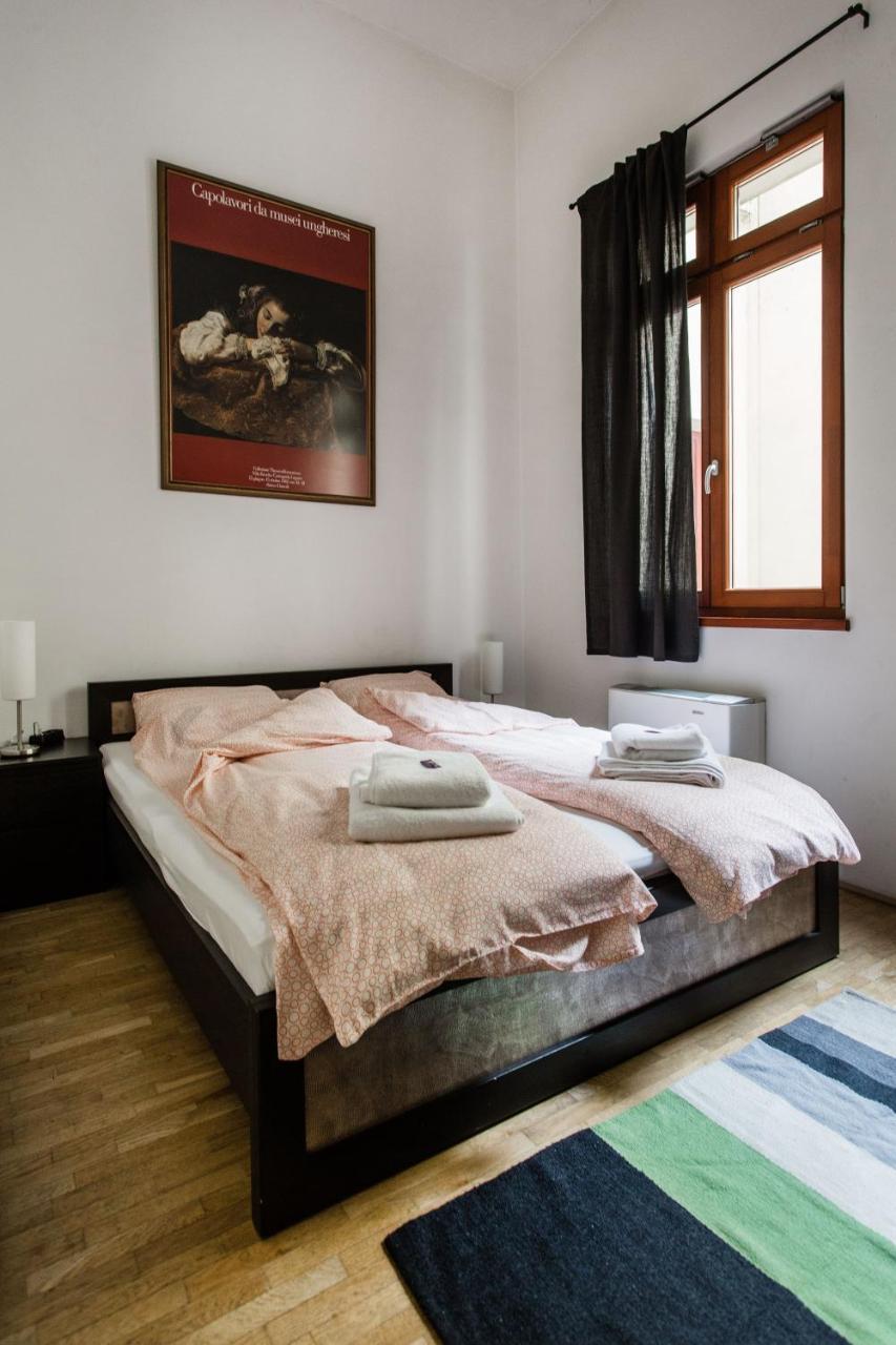 Family Suite By Heroes' Square Budapest Eksteriør billede